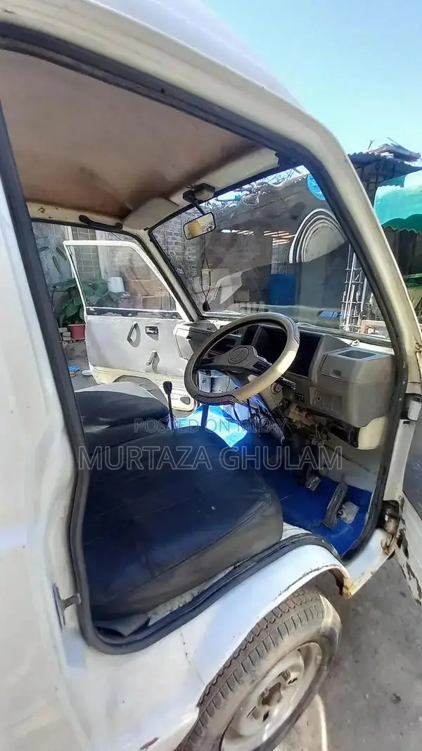 Suzuki Bolan Carry Commercial Van 2007 Model