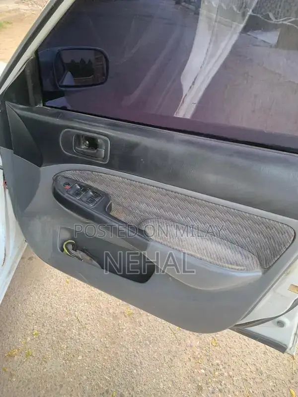 Honda Civic VTi Automatic Sedan 2002 Model