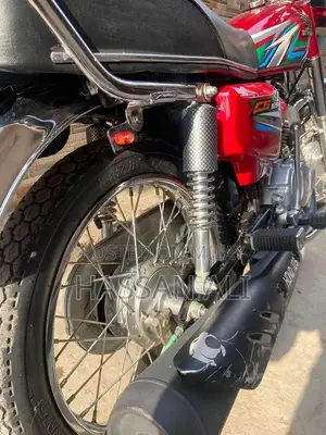 Honda 125cc Motorcycle - 2022 Model, Well-Maintained Condition