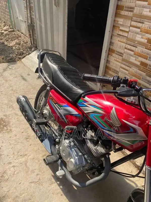 Honda 125cc Motorcycle - 2022 Model, Well-Maintained Condition