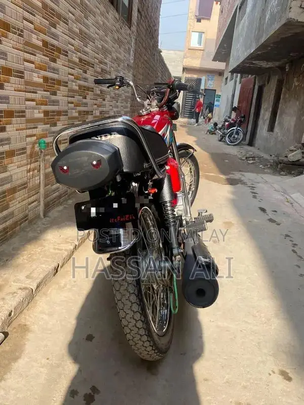 Honda 125cc Motorcycle - 2022 Model, Well-Maintained Condition