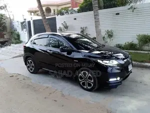 Photo - Honda Vezel 2014 Top of the Line Self Imported Sedan