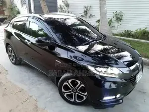 Honda Vezel 2014 Top of the Line Self Imported Sedan