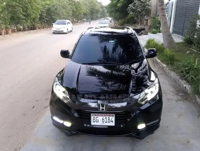 Honda Vezel 2014 Top of the Line Self Imported Sedan