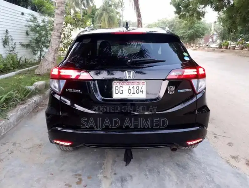 Honda Vezel 2014 Top of the Line Self Imported Sedan