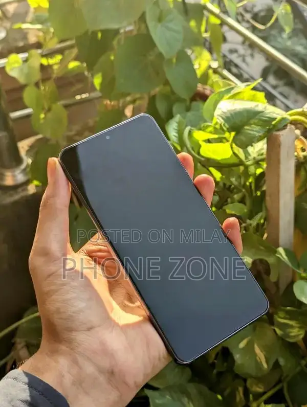 5G Dual SIM Smartphone with High Performance