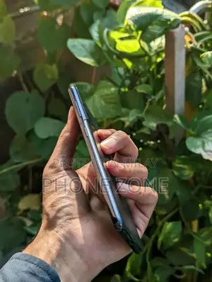 5G Dual SIM Smartphone with High Performance