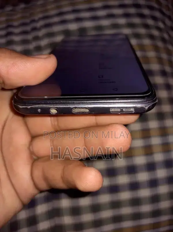 Used Smartphone with Original Box Available