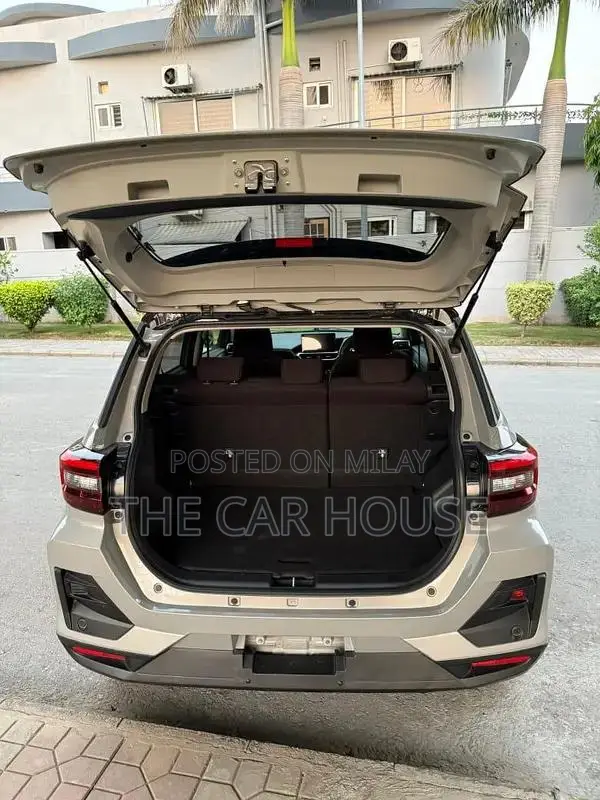 Toyota Raize Z Compact SUV - Sleek Urban Crossover