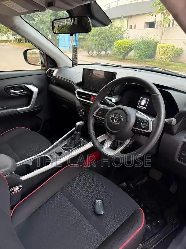 Toyota Raize Z Compact SUV - Sleek Urban Crossover