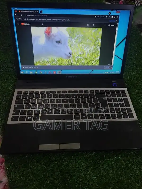 Samsung Performance Laptop with Fast Processing and Storage