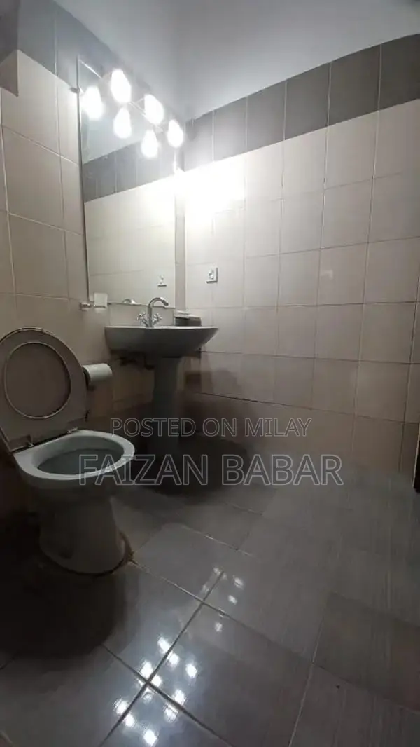 Spacious 1 Kanal Fully Furnished Residential House