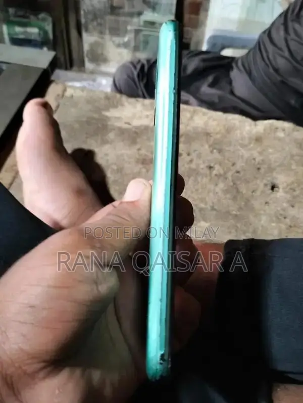 Compact Smartphone with Dual RAM and Storage Options