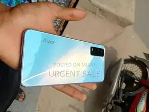 Smartphone with Dual Camera and Expandable Memory