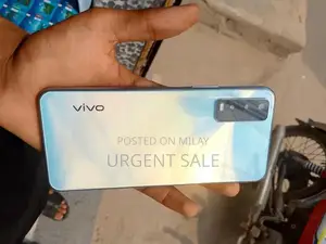 Smartphone with Dual Camera and Expandable Memory