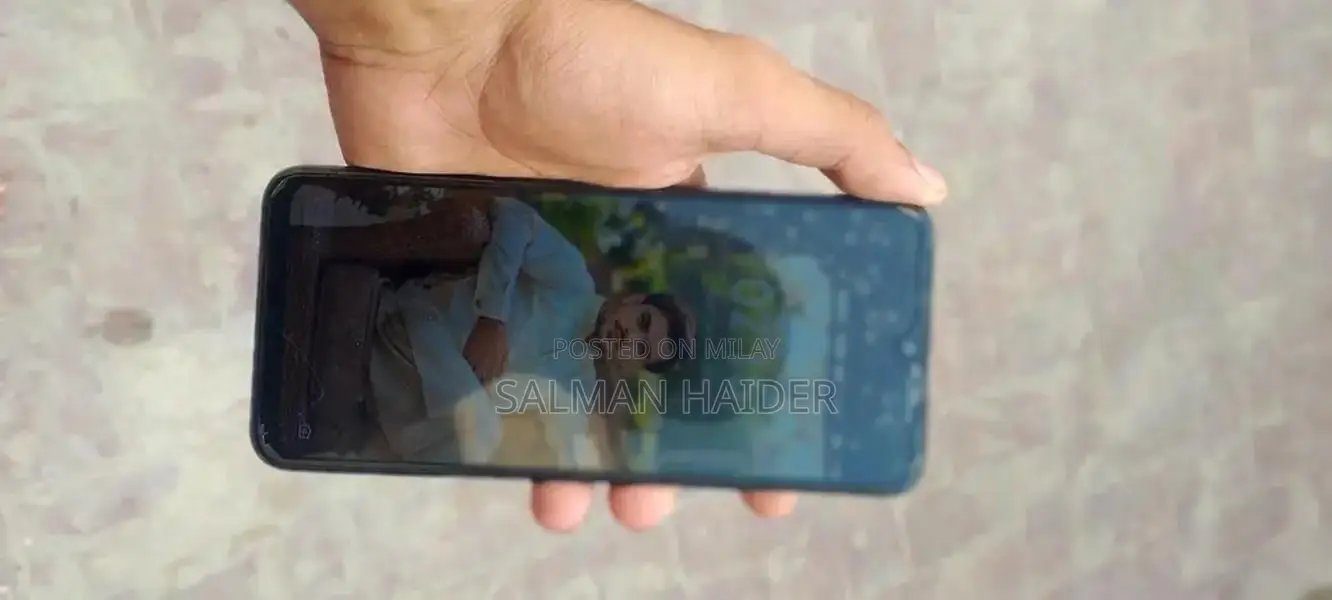 Compact Mobile Phone with 4GB RAM and 64GB Storage