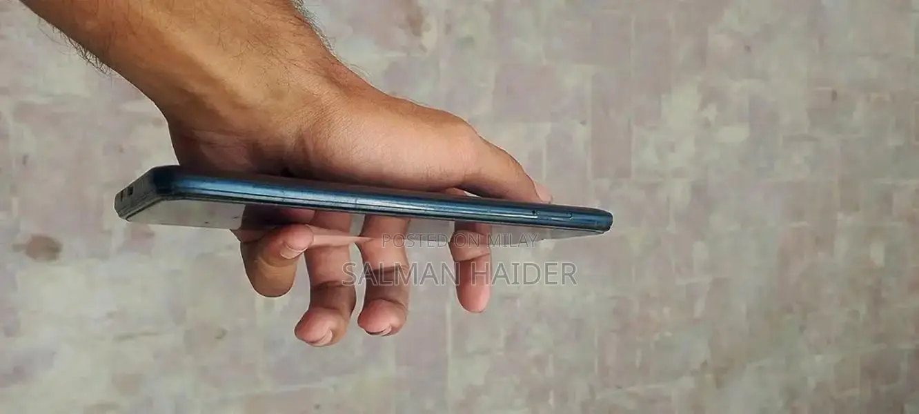 Compact Mobile Phone with 4GB RAM and 64GB Storage