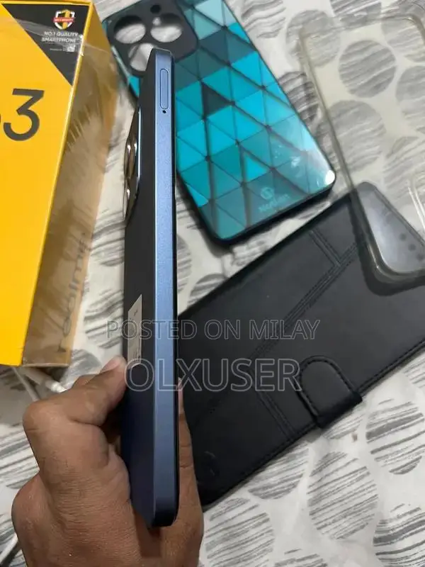 8/128 GB Mid-Range Smartphone with Minimal Usage