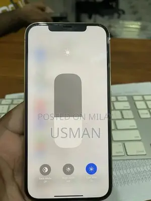 Gold Smartphone 128GB High-Performance Mobile Device