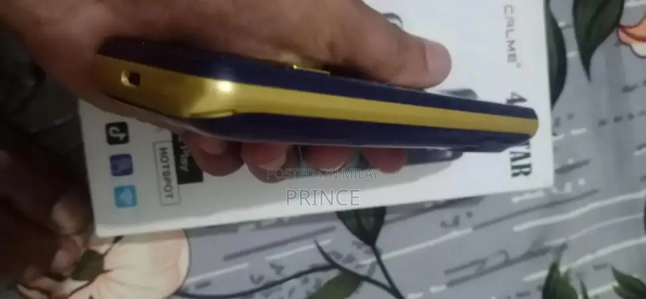 4G Mobile Hotspot Device with Storage Capacity