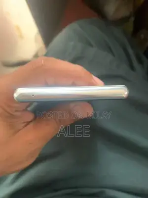 High-Performance Snapdragon Smartphone with Excellent Condition