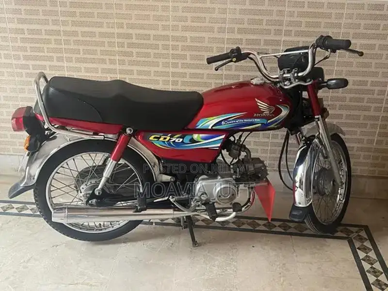 Honda 70 Motorcycle - Excellent Condition Vintage Bike