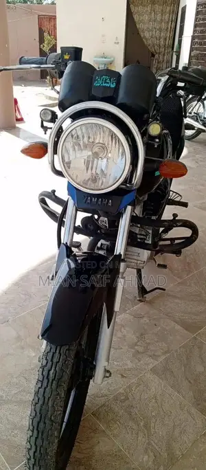 Yamaha 125-DX Motorcycle in Excellent Condition