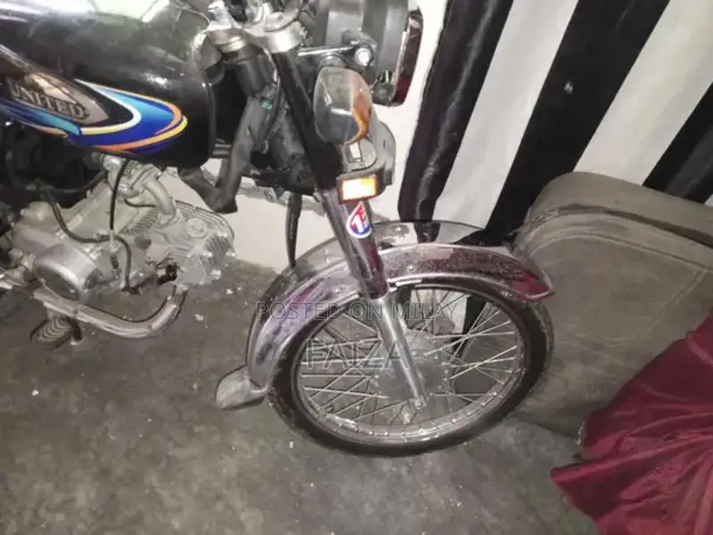 United 70cc Motorcycle - High Performance Two-Wheeler