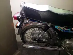 United 70cc Motorcycle - High Performance Two-Wheeler