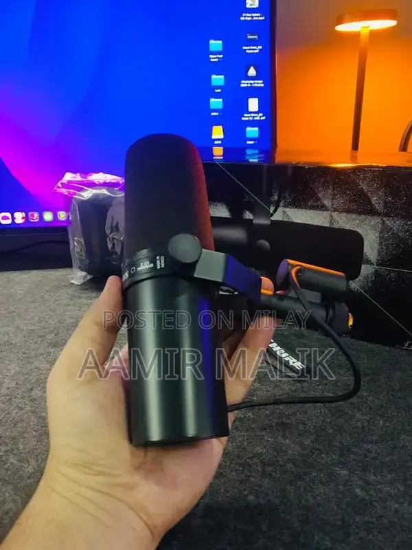 Shure SM7B Professional Broadcast Microphone with Cloudlifter CL-1