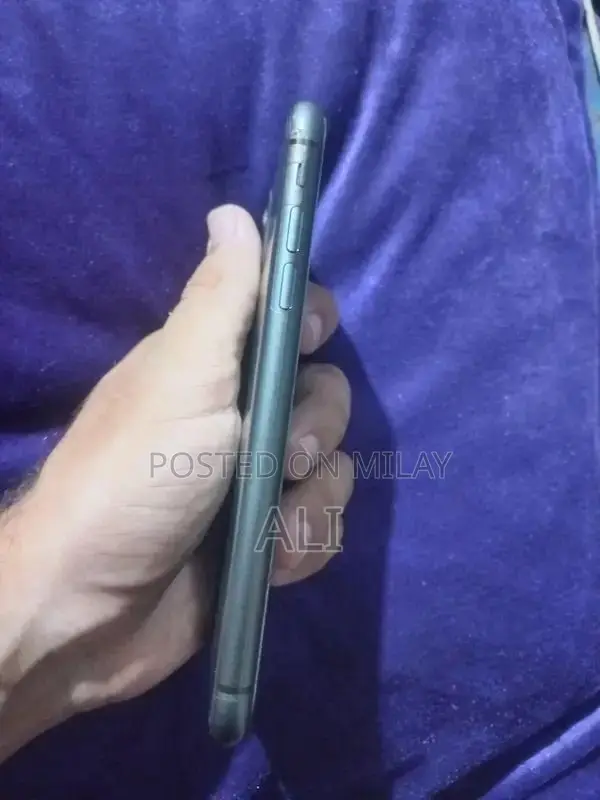 Apple Smartphone 64GB Storage Mint Condition Unlocked