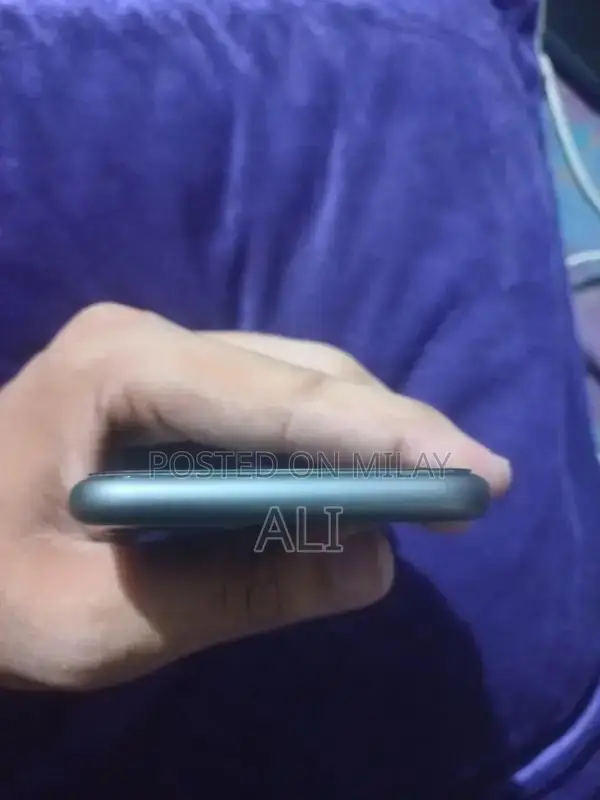 Apple Smartphone 64GB Storage Mint Condition Unlocked