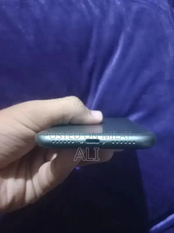 Apple Smartphone 64GB Storage Mint Condition Unlocked