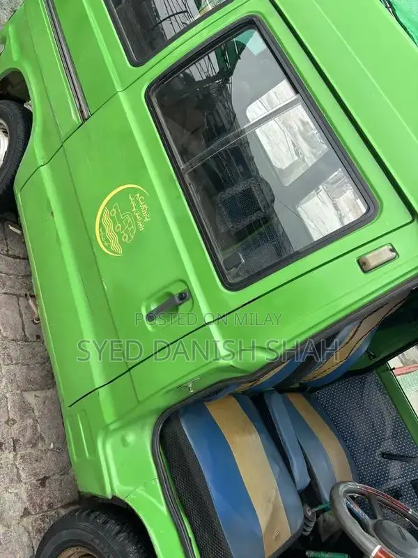 Suzuki Carry Bolan 2015 Green Compact Van Low Mileage