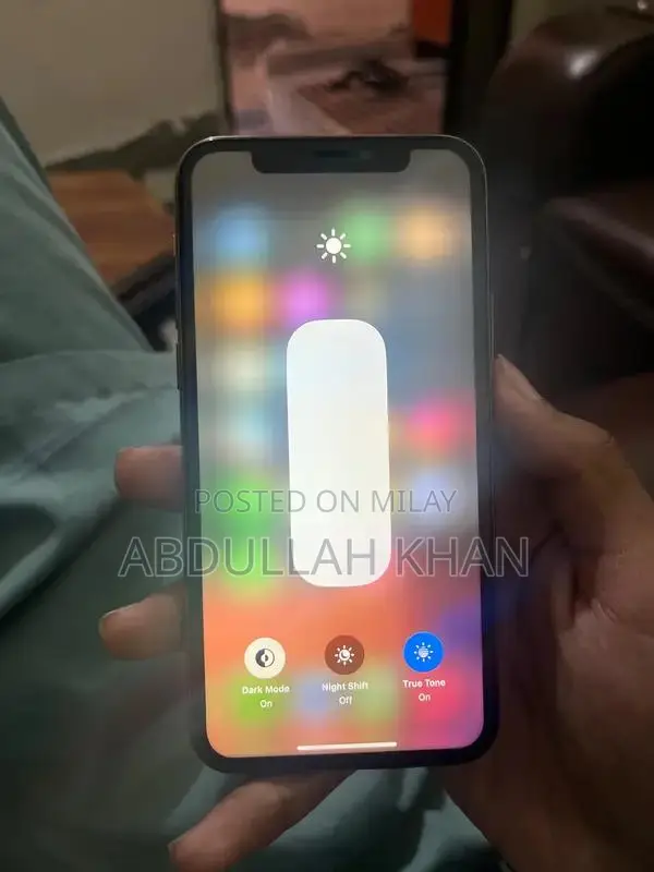 11 pro 256 gb all okay whats app pr rabta kre