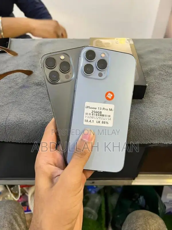 11 pro 256 gb all okay whats app pr rabta kre