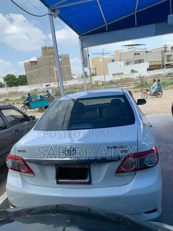 Toyota Corolla XLi 1.3 Manual Transmission Sedan