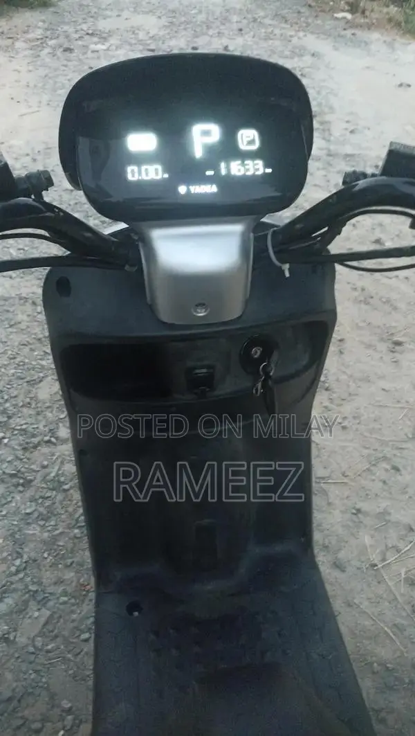 Metro e8s rangemaker electric Scooty (150km range)