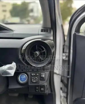 Photo - Toyota Aqua 2017