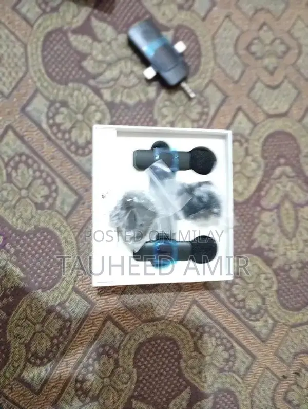 3-in-1 Professional Wireless Lavalier Microphone Suitable For Mobile