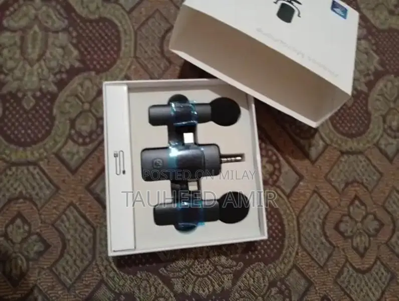 3-in-1 Professional Wireless Lavalier Microphone Suitable For Mobile