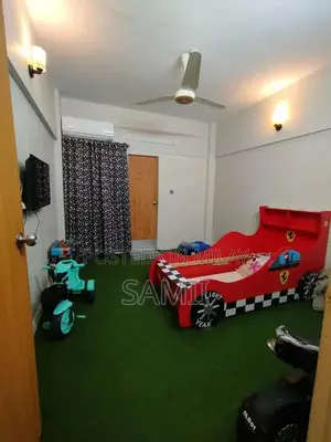 Photo - flat on urgent sale pak Avenue near Johar mor