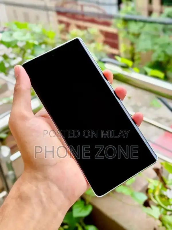 Google Pixel 7 Pro 5G Smartphone - High Performance Mobile Device