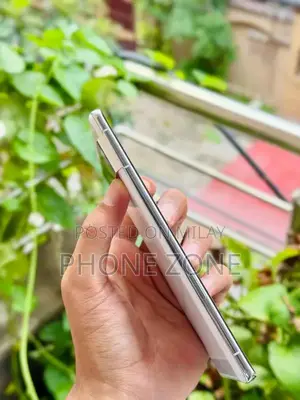 Google Pixel 7 Pro 5G Smartphone - High Performance Mobile Device