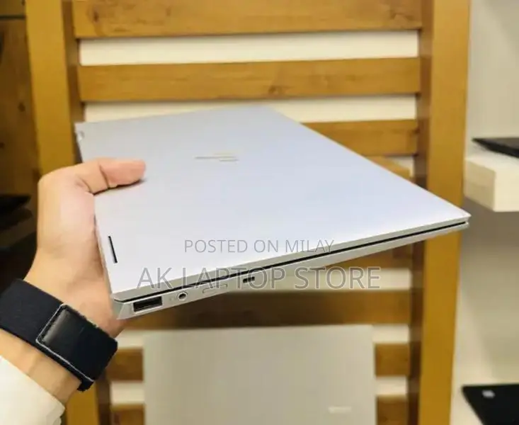 HP EliteBook 1040 G8 Touchscreen Laptop