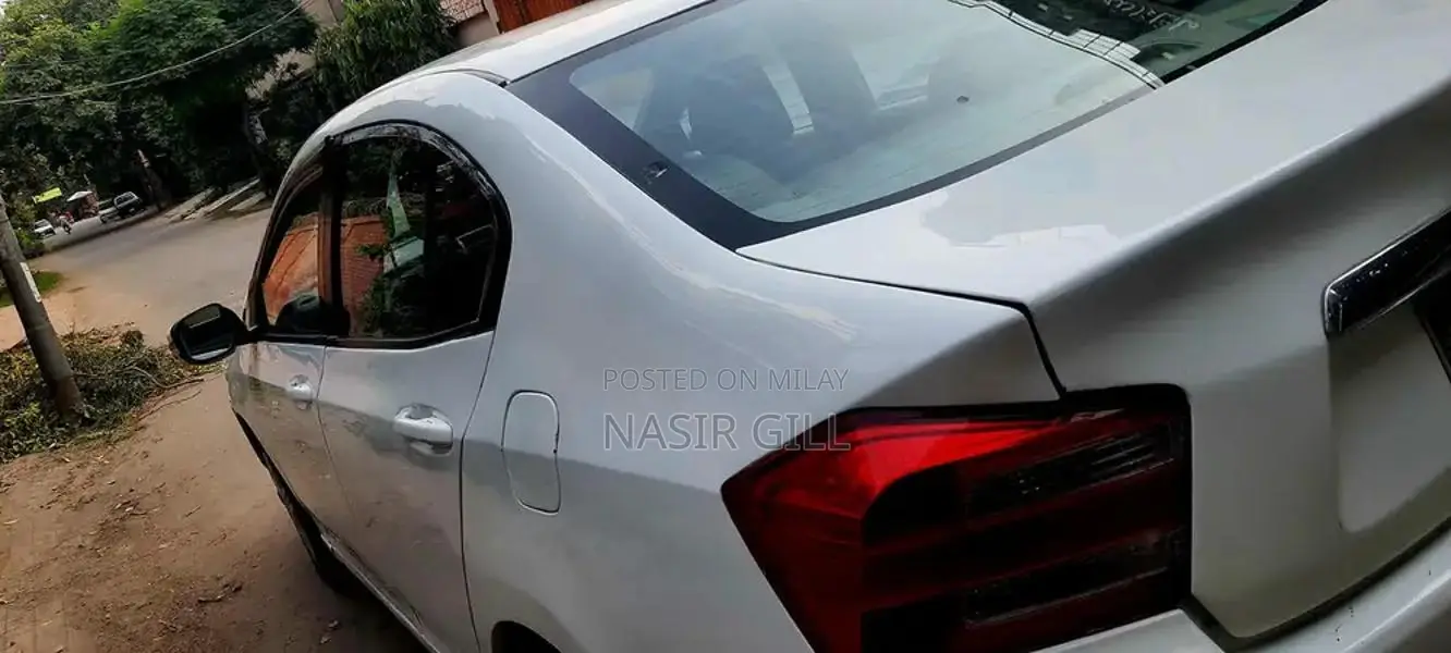 Honda City Sedan 2017 - Well Maintained Compact Sedan