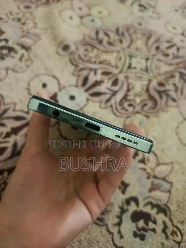 Excellent Condition Mobile Device Ready for Sale