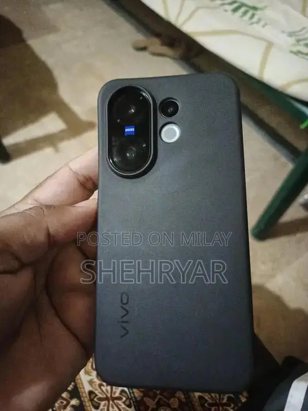 Vivo Mid-Range Smartphone with Partial Warranty