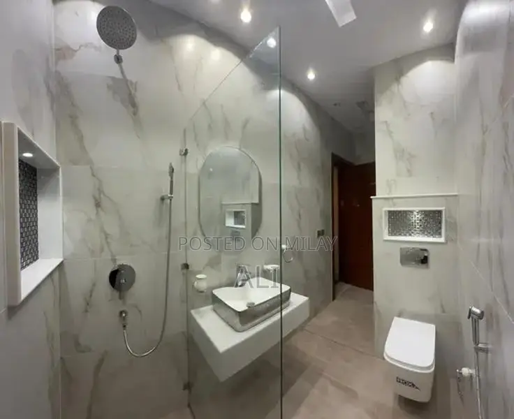 Luxury Single Room with Private Bathroom and Parking