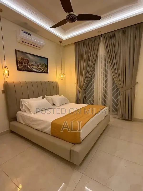 Luxury Single Room with Private Bathroom and Parking